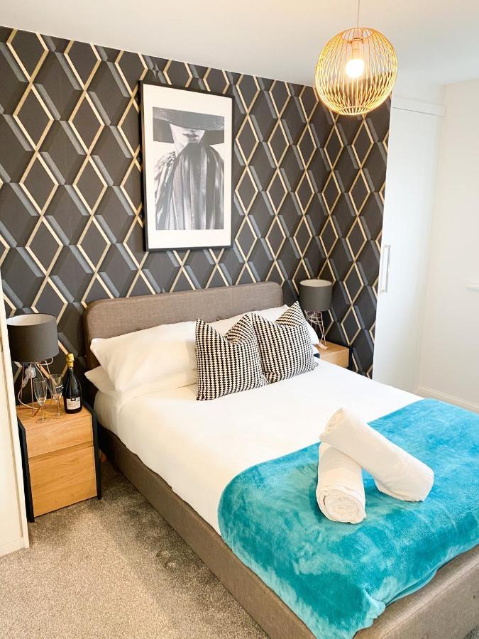 Tudors Esuites 3 Bed House Garden & Netflix Birmingham Ngoại thất bức ảnh