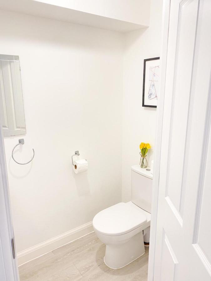 Tudors Esuites 3 Bed House Garden & Netflix Birmingham Ngoại thất bức ảnh