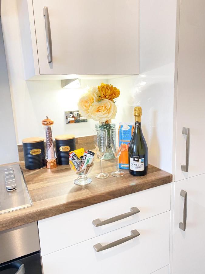 Tudors Esuites 3 Bed House Garden & Netflix Birmingham Ngoại thất bức ảnh
