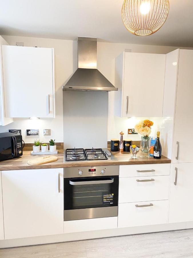 Tudors Esuites 3 Bed House Garden & Netflix Birmingham Ngoại thất bức ảnh