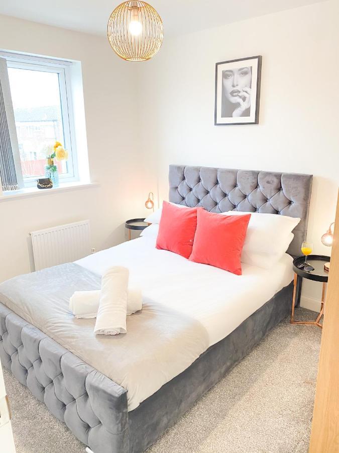 Tudors Esuites 3 Bed House Garden & Netflix Birmingham Ngoại thất bức ảnh