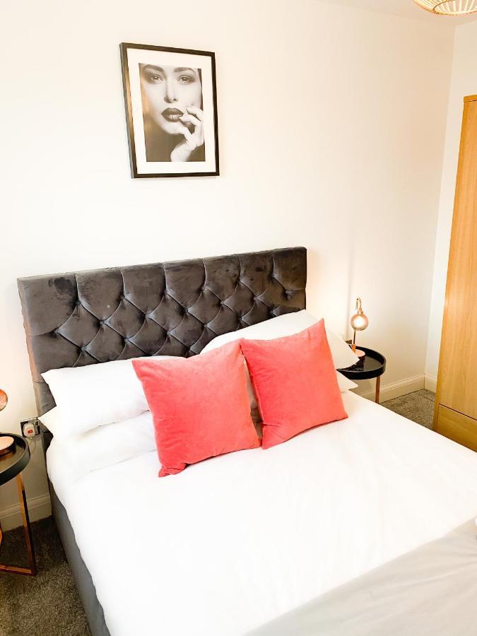 Tudors Esuites 3 Bed House Garden & Netflix Birmingham Ngoại thất bức ảnh