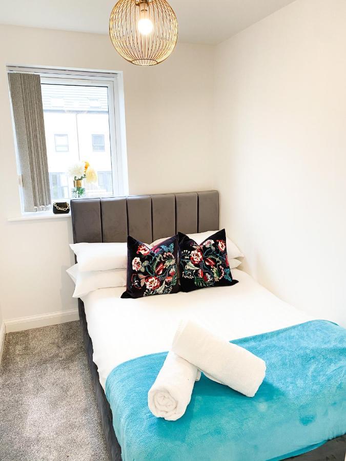 Tudors Esuites 3 Bed House Garden & Netflix Birmingham Ngoại thất bức ảnh